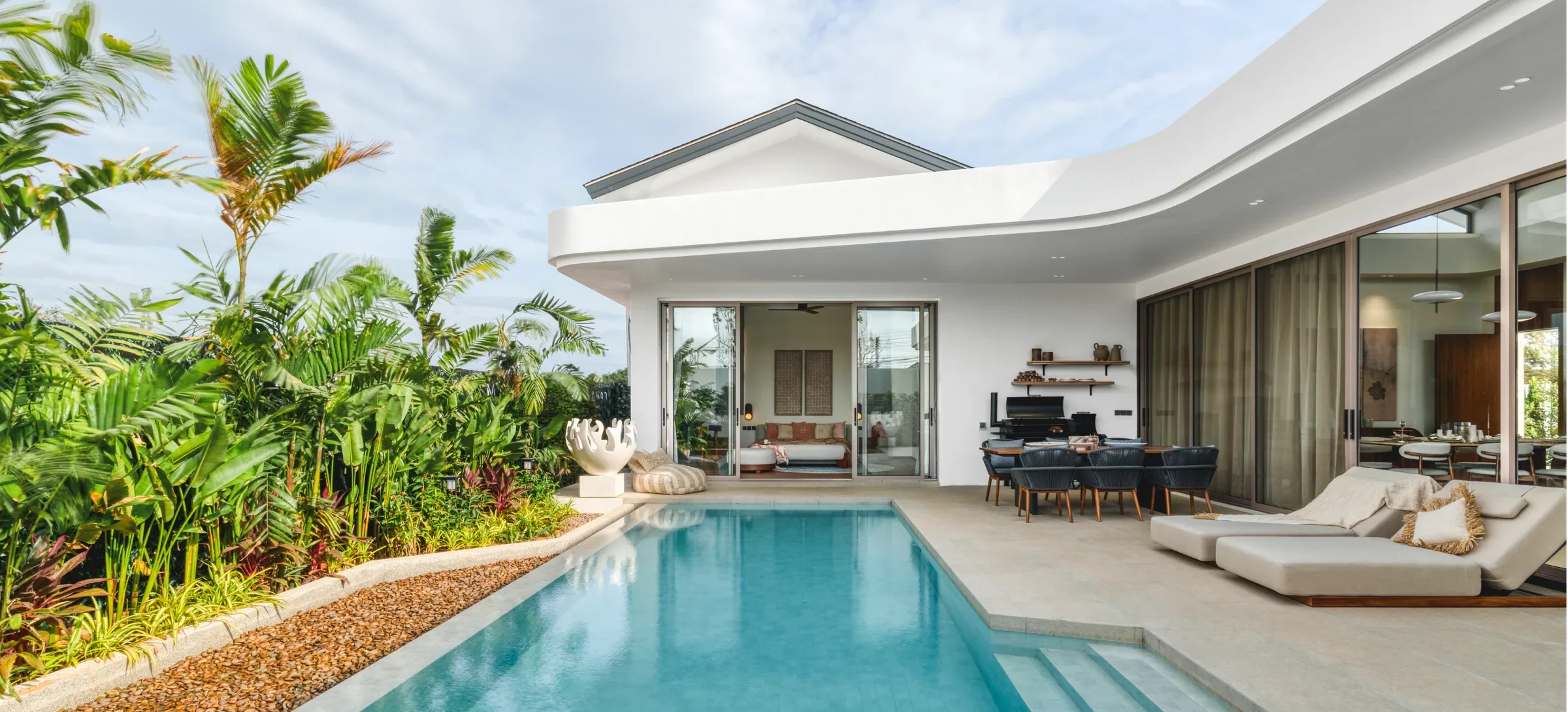 Manor Phuket single-level landing