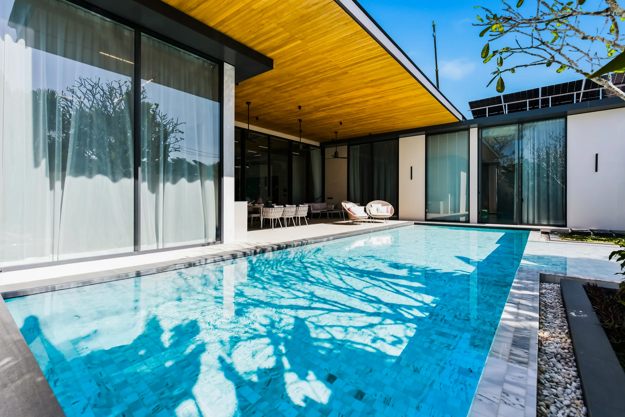 Sunti Residence villa-board landing